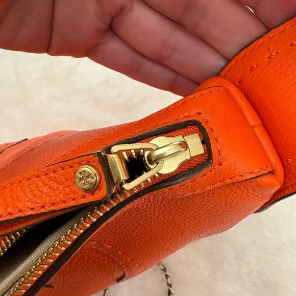 Tory Burch NWOT No callouts. Plastic on T. Fire Orange 🔥 Leather Crossbody Hobo - Picture 6 of 16